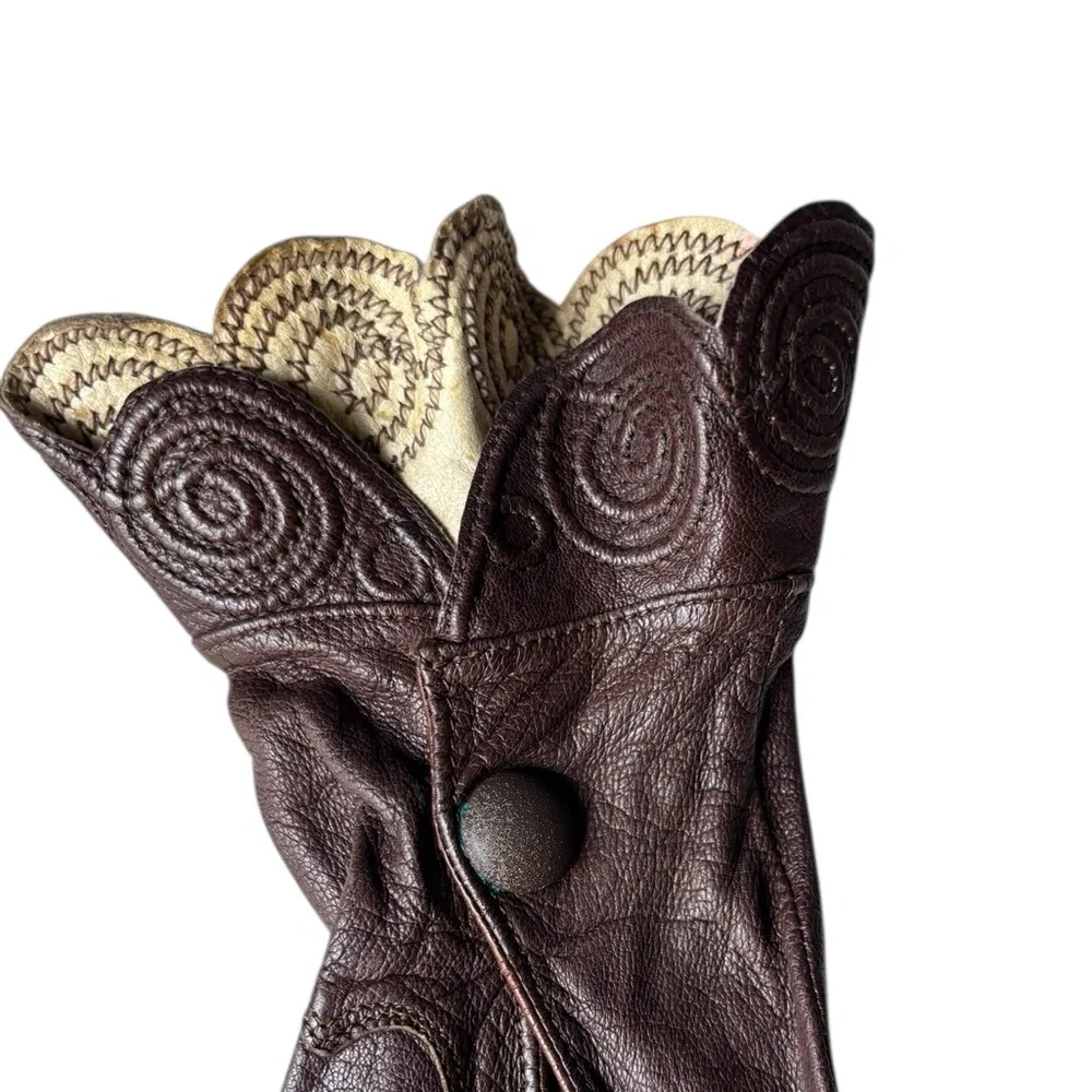 Elegant Vintage 70’s Brown Leather Gloves Scalloped Stitched Edge Snap Wrist